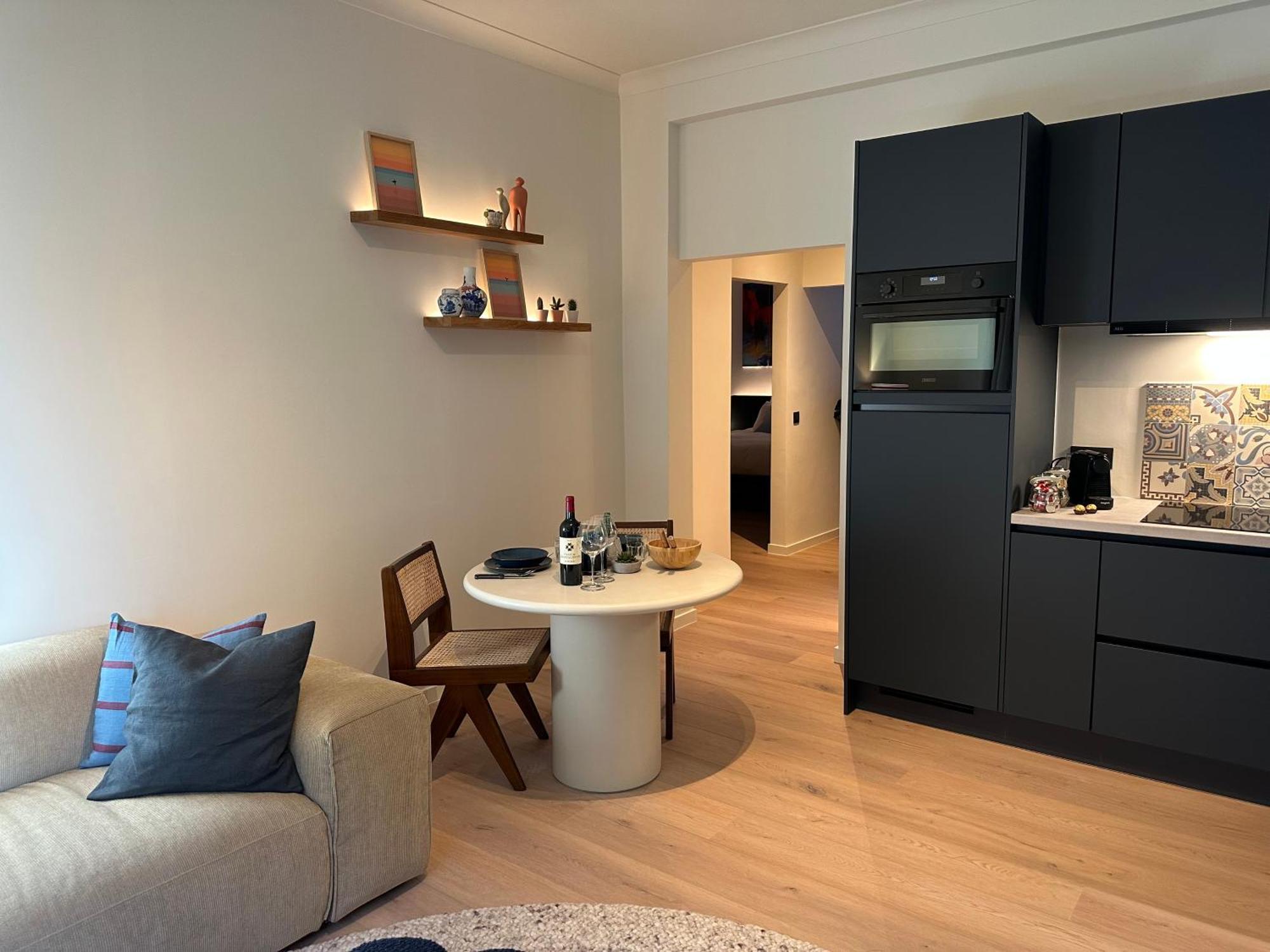 Appartement Away From By The *